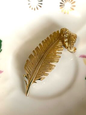 Gold Toned Feather Brooch Pin